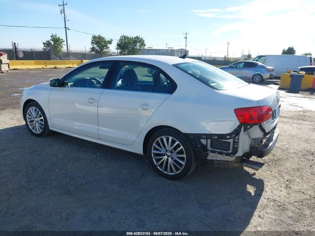 Volkswagen 2014 2014 3VWL17AJ8EM385271 Image 3