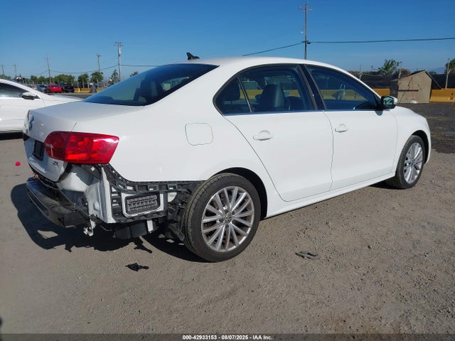 Volkswagen 2014 2014 3VWL17AJ8EM385271 Image 4