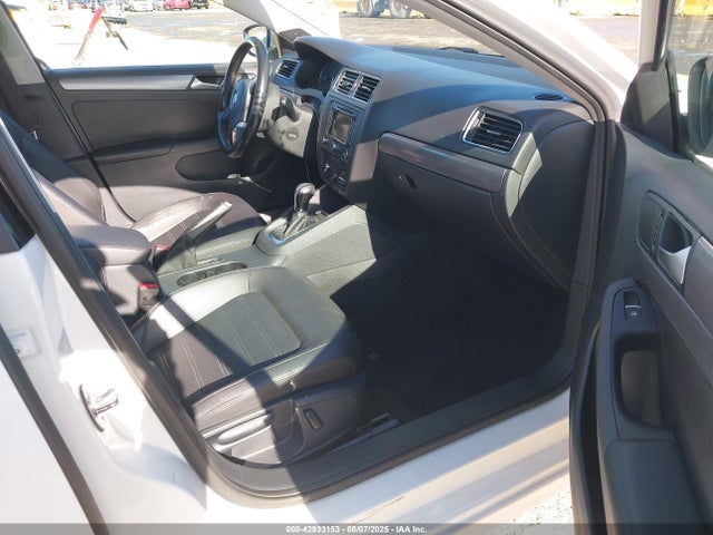 Volkswagen 2014 2014 3VWL17AJ8EM385271 Image 5