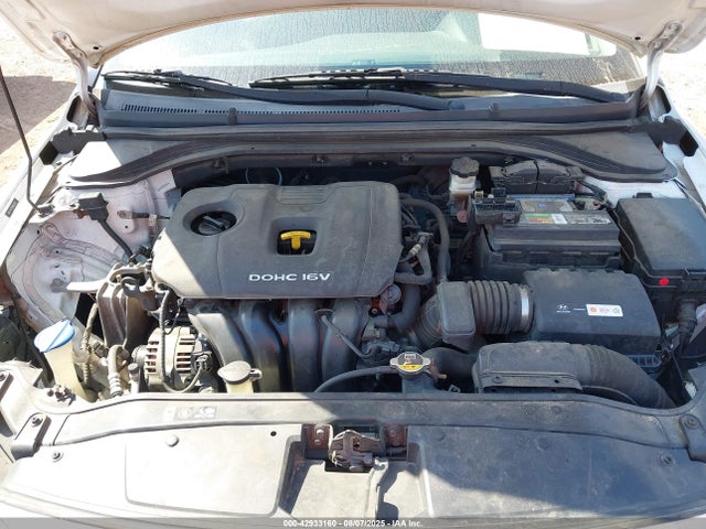 Hyundai Elantra 2017 5NPD74LF9HH163541 Image 10