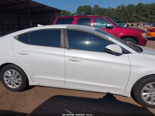 Hyundai Elantra 2017 5NPD74LF9HH163541 Image 13