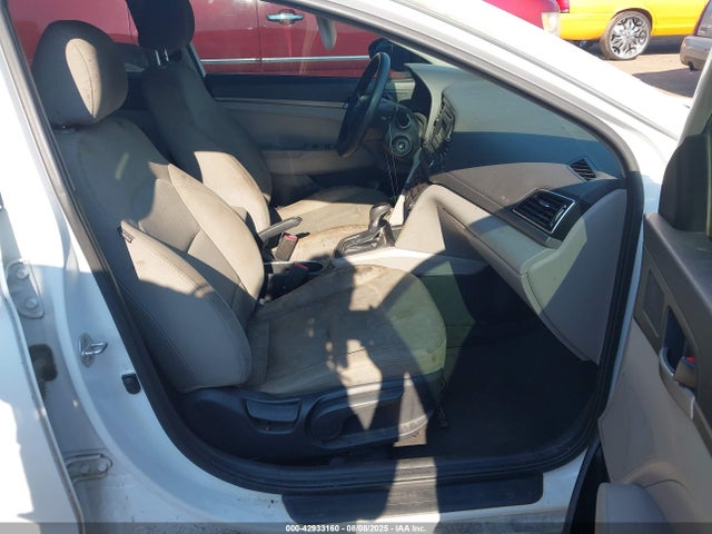 Hyundai Elantra 2017 5NPD74LF9HH163541 Image 5