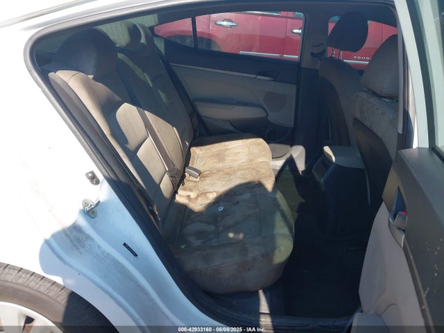 Hyundai Elantra 2017 5NPD74LF9HH163541 Image 8
