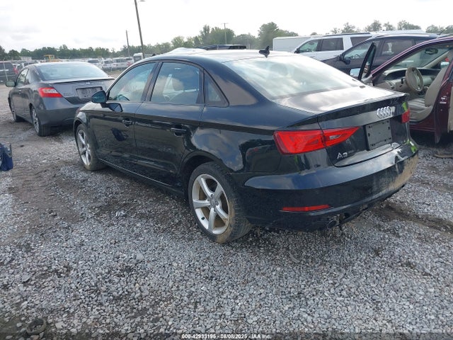 2016 AUDI A3 WAUA7GFF0G1052170 Photo 2