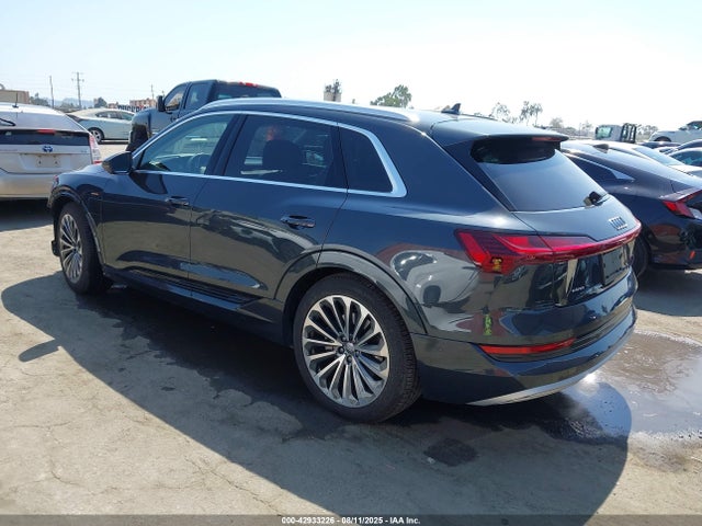 2019 AUDI E-TRON WA1VABGE9KB011418 Photo 2