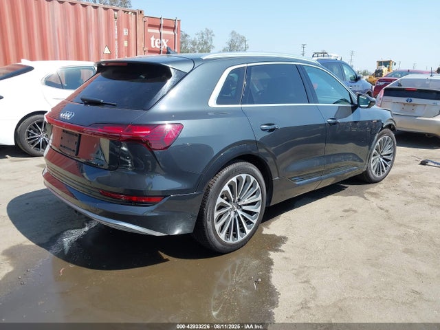 2019 AUDI E-TRON WA1VABGE9KB011418 Photo 3