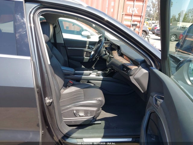 2019 AUDI E-TRON WA1VABGE9KB011418 Photo 4