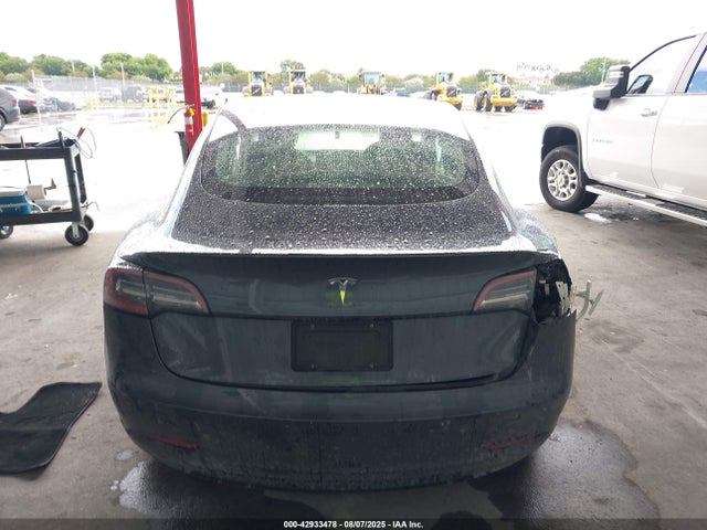 5YJ3E1EA3JF158938 Tesla MODEL 3