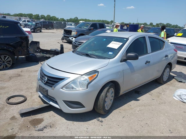 Nissan Versa 2015 3N1CN7APXFL828753 Image 2