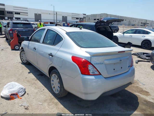 Nissan Versa 2015 3N1CN7APXFL828753 Image 3