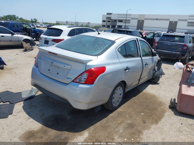 Nissan Versa 2015 3N1CN7APXFL828753 Image 4