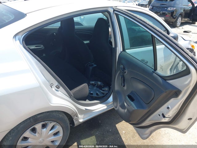 Nissan Versa 2015 3N1CN7APXFL828753 Image 8
