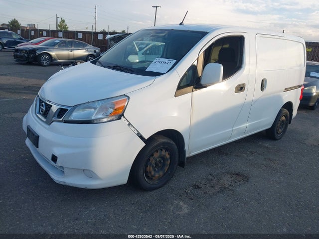 Nissan 2015 2015 3N6CM0KN5FK690756 Image 2