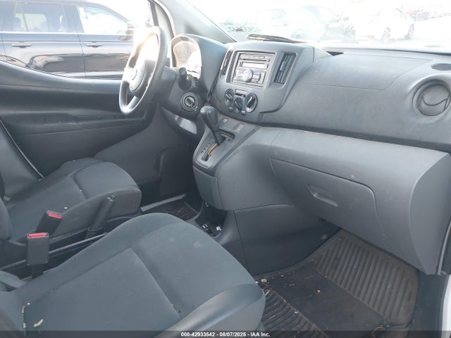 Nissan 2015 2015 3N6CM0KN5FK690756 Image 5