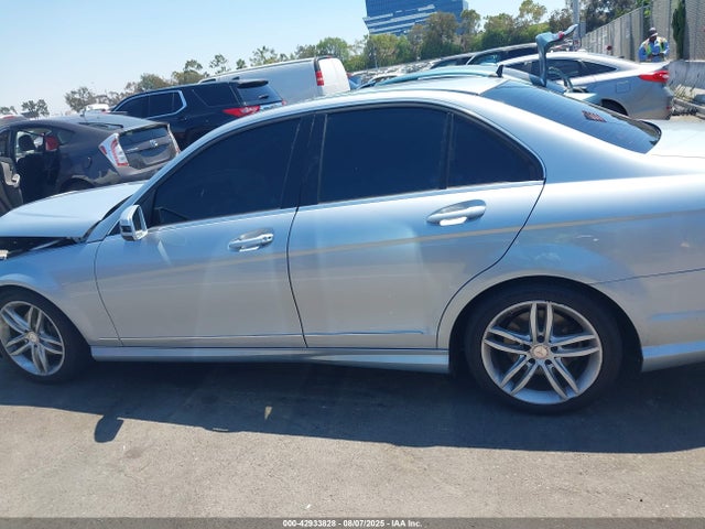 Mercedes-Benz C-Class 2014 WDDGF4HB7EA963592 Image 14