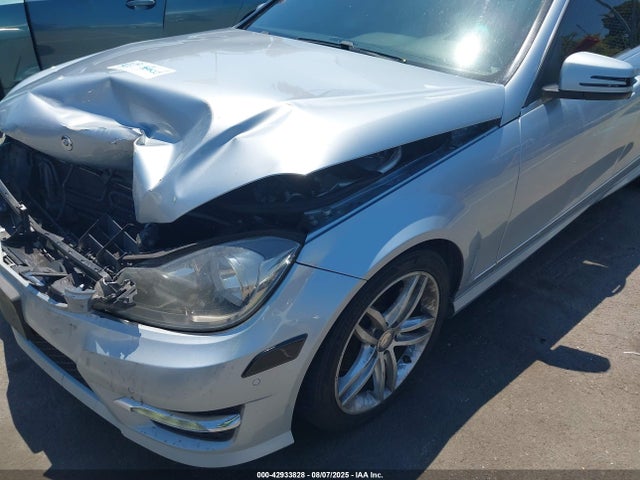 Mercedes-Benz C-Class 2014 WDDGF4HB7EA963592 Image 18