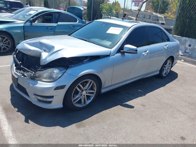 Mercedes-Benz C-Class 2014 WDDGF4HB7EA963592 Image 2