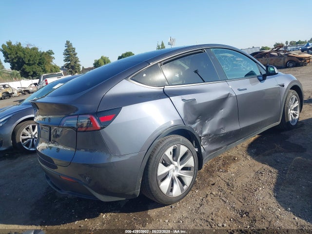 2023 TESLA MODEL Y 7SAYGAEEXPF942046 Photo 3