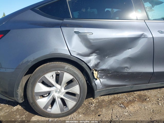 2023 TESLA MODEL Y 7SAYGAEEXPF942046 Photo 5