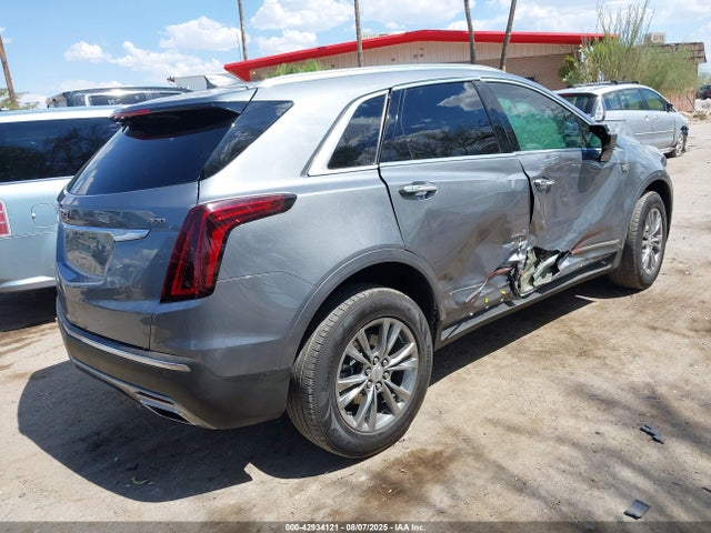 2021 CADILLAC XT5 1GYKNCRS4MZ156814 Photo 3
