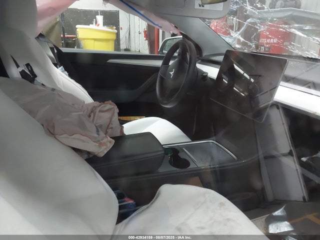 2023 TESLA MODEL Y 7SAYGDEE7PF921530 Photo 4