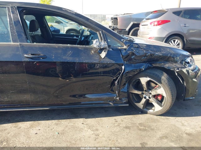 3VW547AU8JM261599 Volkswagen 2018