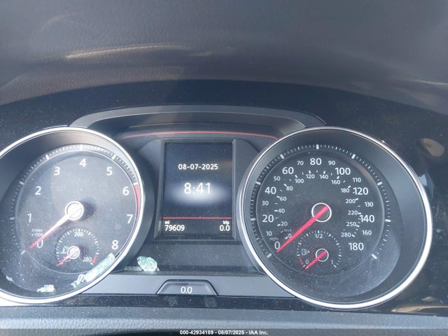 3VW547AU8JM261599 Volkswagen 2018