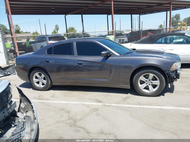 2C3CDXHG4EH239215 Dodge 2014