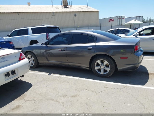 2C3CDXHG4EH239215 Dodge 2014