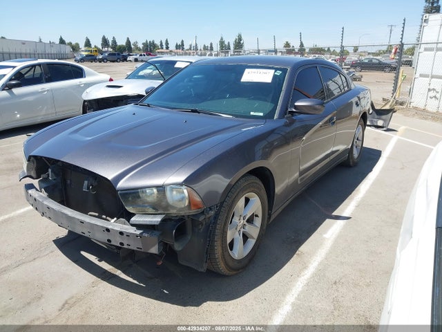 2C3CDXHG4EH239215 Dodge 2014