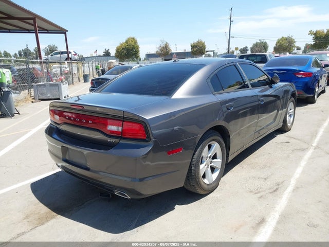 2C3CDXHG4EH239215 Dodge 2014