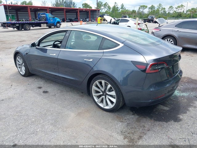 2019 TESLA MODEL 3 5YJ3E1EB3KF389199 Photo 2