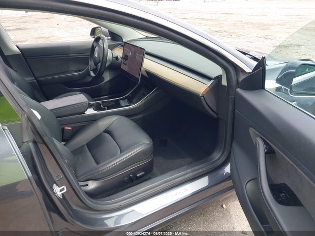 2019 TESLA MODEL 3 5YJ3E1EB3KF389199 Photo 4