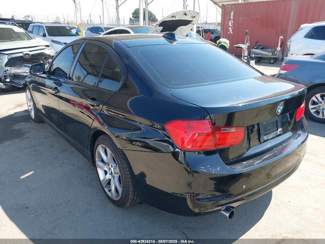 WBA3B1G50FNT05442 BMW 320i