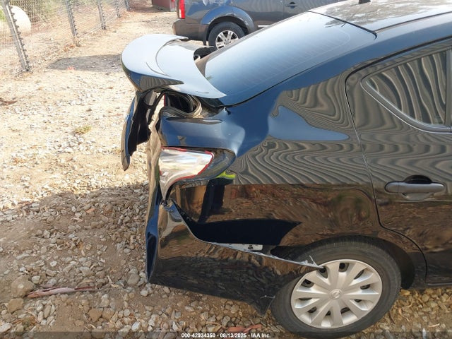 3N1CN7AP7HL864323 Nissan 2017