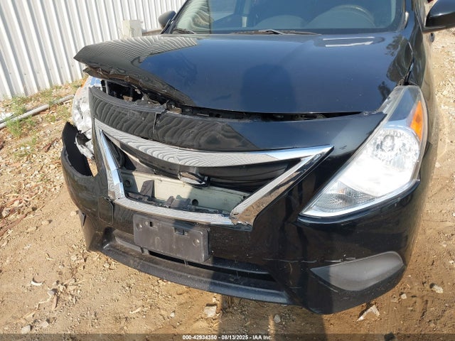 3N1CN7AP7HL864323 Nissan 2017