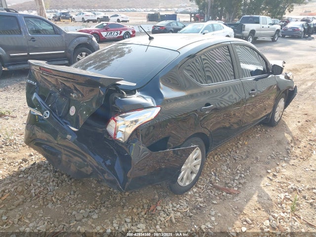 3N1CN7AP7HL864323 Nissan 2017