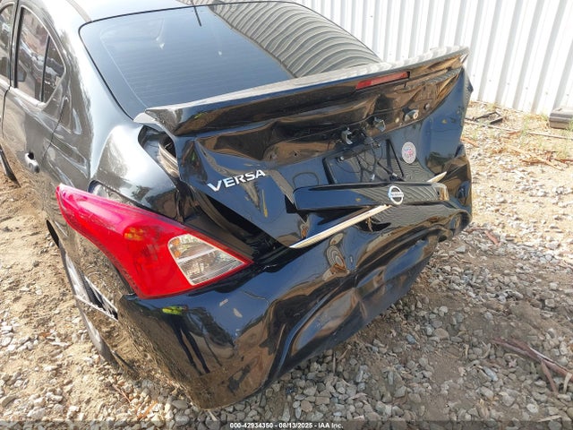 3N1CN7AP7HL864323 Nissan 2017