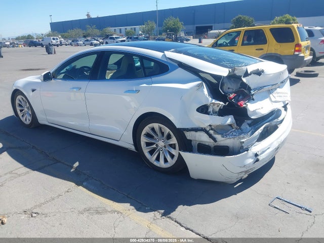 2016 TESLA MODEL S 5YJSA1E28GF164923 Photo 2