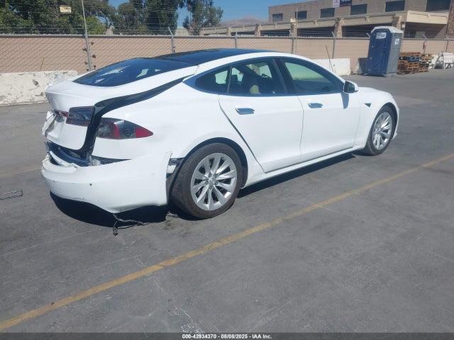 2016 TESLA MODEL S 5YJSA1E28GF164923 Photo 3