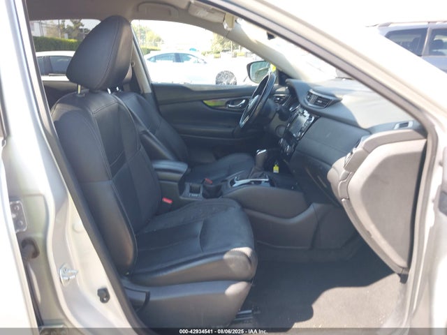 JN8AT2MT9HW154490 Nissan 2017