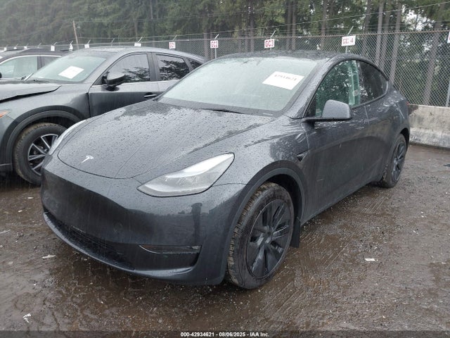2025 TESLA MODEL Y 7SAYGAEE8SF305066 Photo 1
