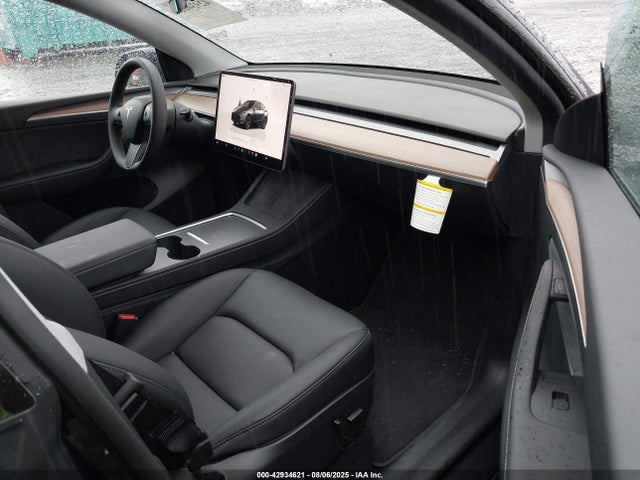 2025 TESLA MODEL Y 7SAYGAEE8SF305066 Photo 4