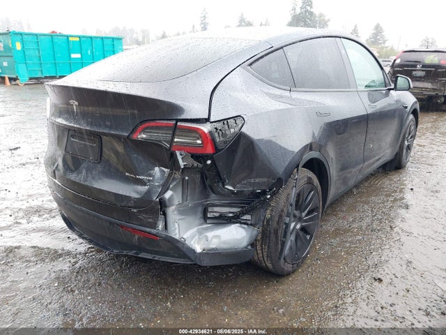 2025 TESLA MODEL Y 7SAYGAEE8SF305066 Photo 5