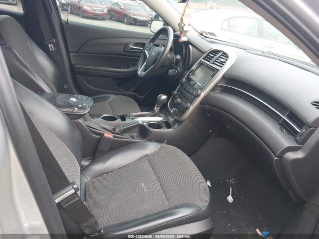 Chevrolet lkw 2015 1G11D5SLXFU148213 Image 5