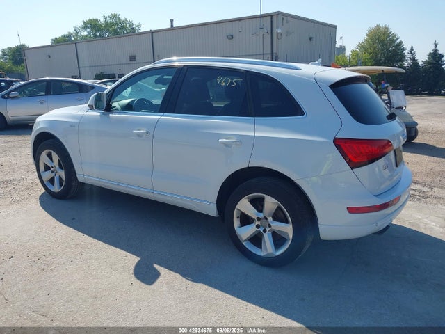 2014 AUDI Q5 HYBRID WA1C8AFP0EA012998 Photo 2