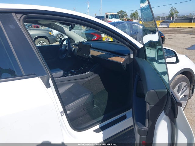 2020 TESLA MODEL Y 5YJYGDEE8LF058115 Photo 4