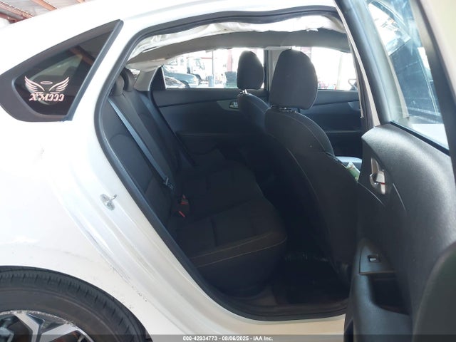 3KPF24AD2ME350174 KIA Forte Lxs