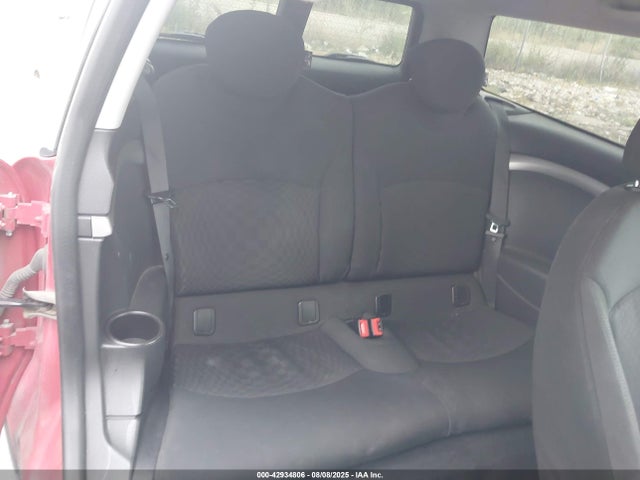 2010 MINI COOPER CLUBMAN WMWML3C55ATX52047 Photo 7