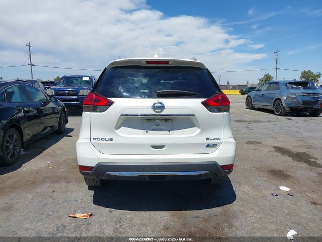 Nissan Rogue 2017 5N1ET2MV2HC768860 Image 16